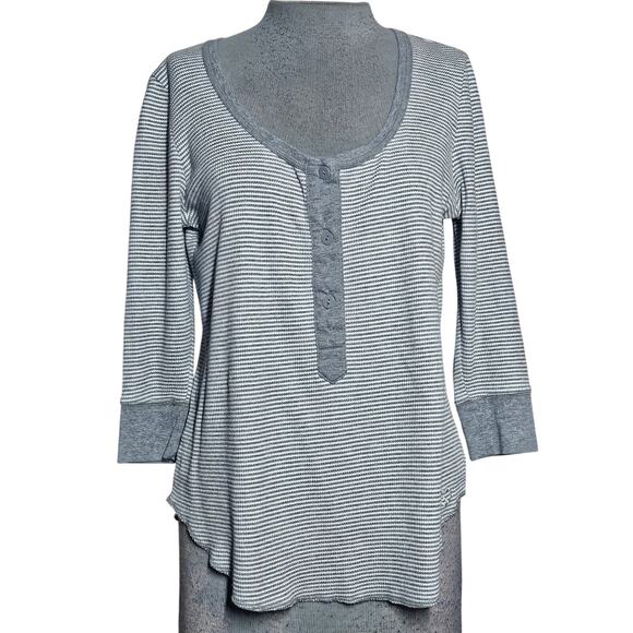 Gray Waffle Knit Top Size Medium - Picture 1 of 3